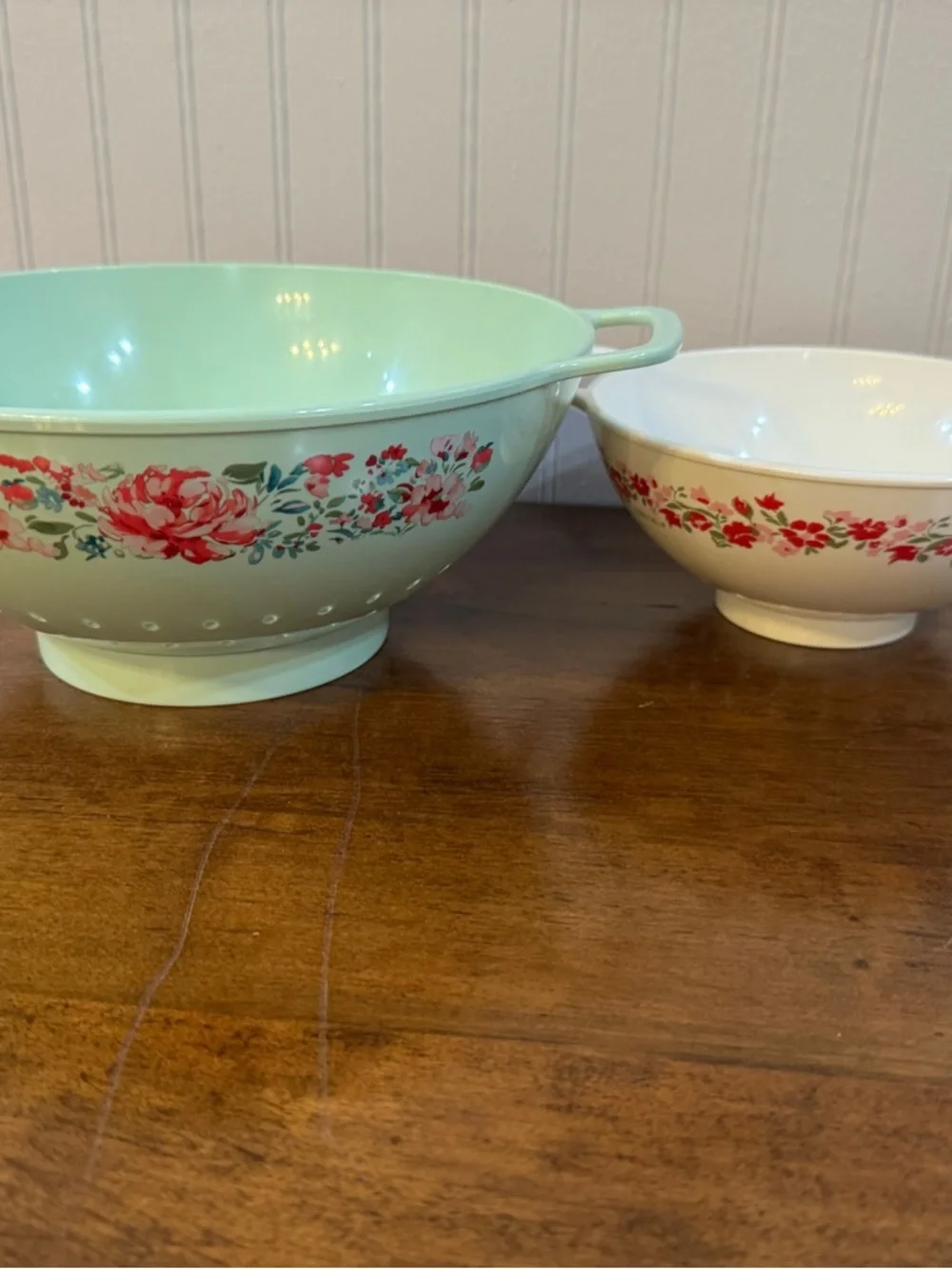 Set of 2 Plastic Colanders 1 Qt and 3 Qt Floral Design The Pioneer Woman